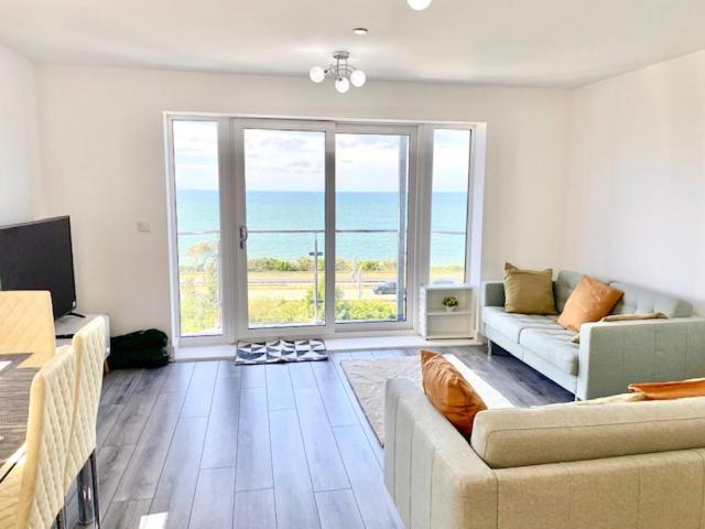 Lovely New 2 Bedroom Condo With Stunning Seaviews Penmaenmawr Экстерьер фото