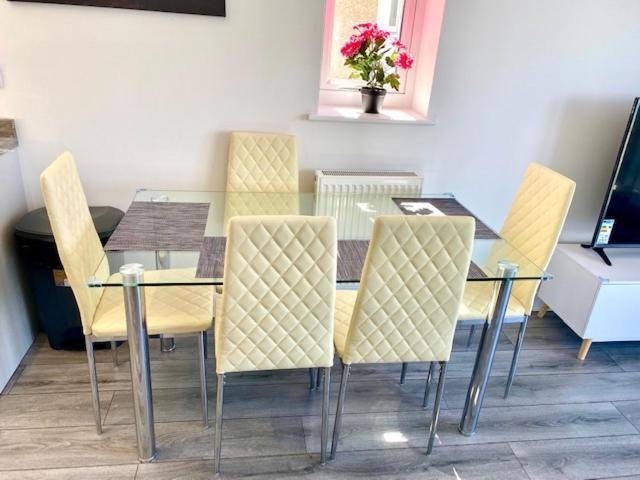 Lovely New 2 Bedroom Condo With Stunning Seaviews Penmaenmawr Экстерьер фото