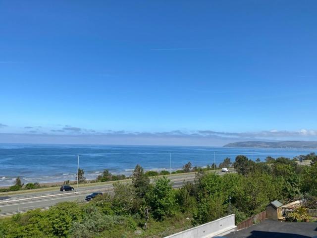 Lovely New 2 Bedroom Condo With Stunning Seaviews Penmaenmawr Экстерьер фото