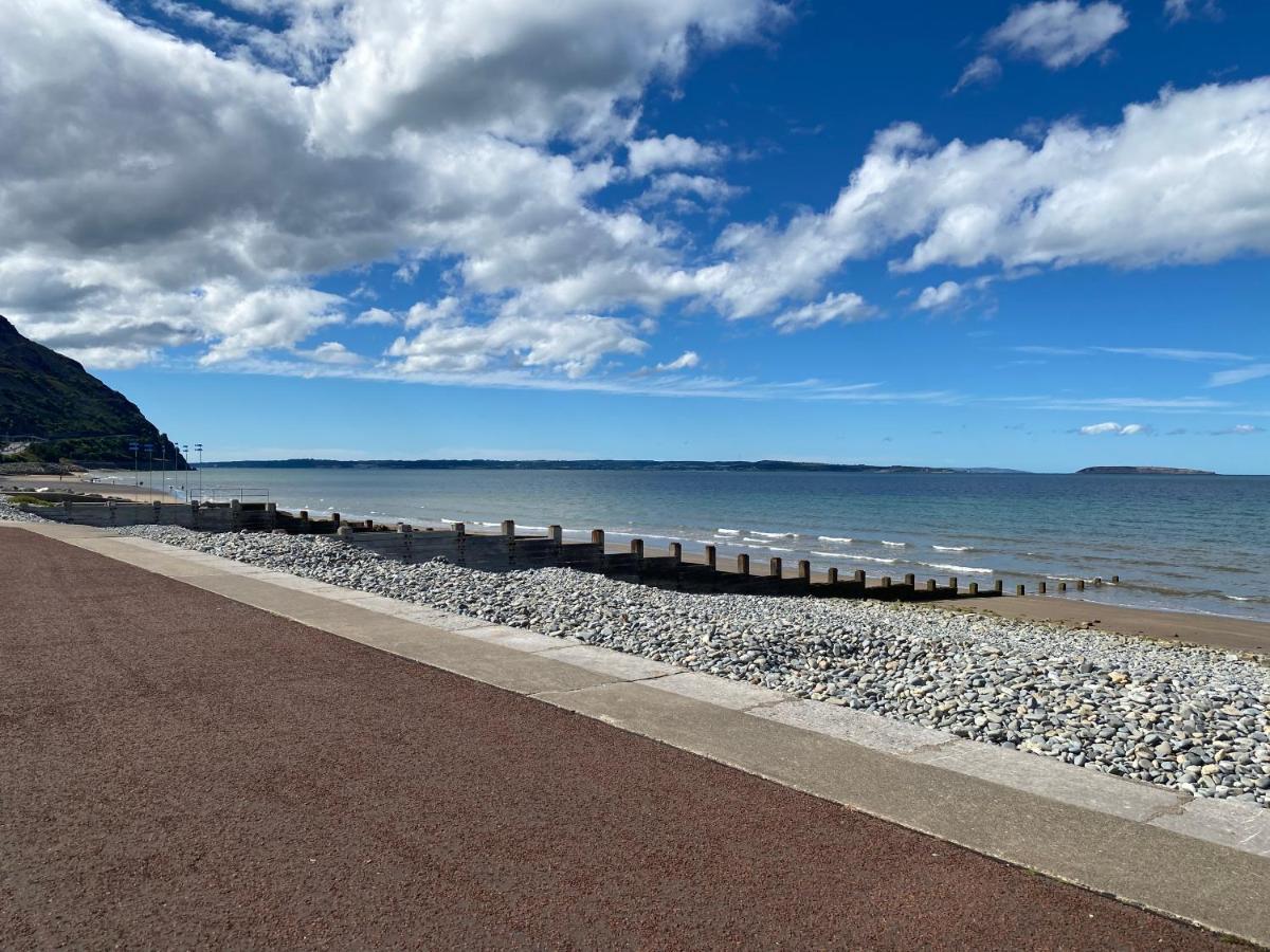 Lovely New 2 Bedroom Condo With Stunning Seaviews Penmaenmawr Экстерьер фото
