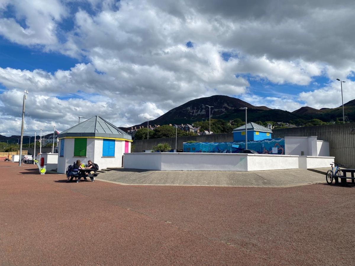 Lovely New 2 Bedroom Condo With Stunning Seaviews Penmaenmawr Экстерьер фото