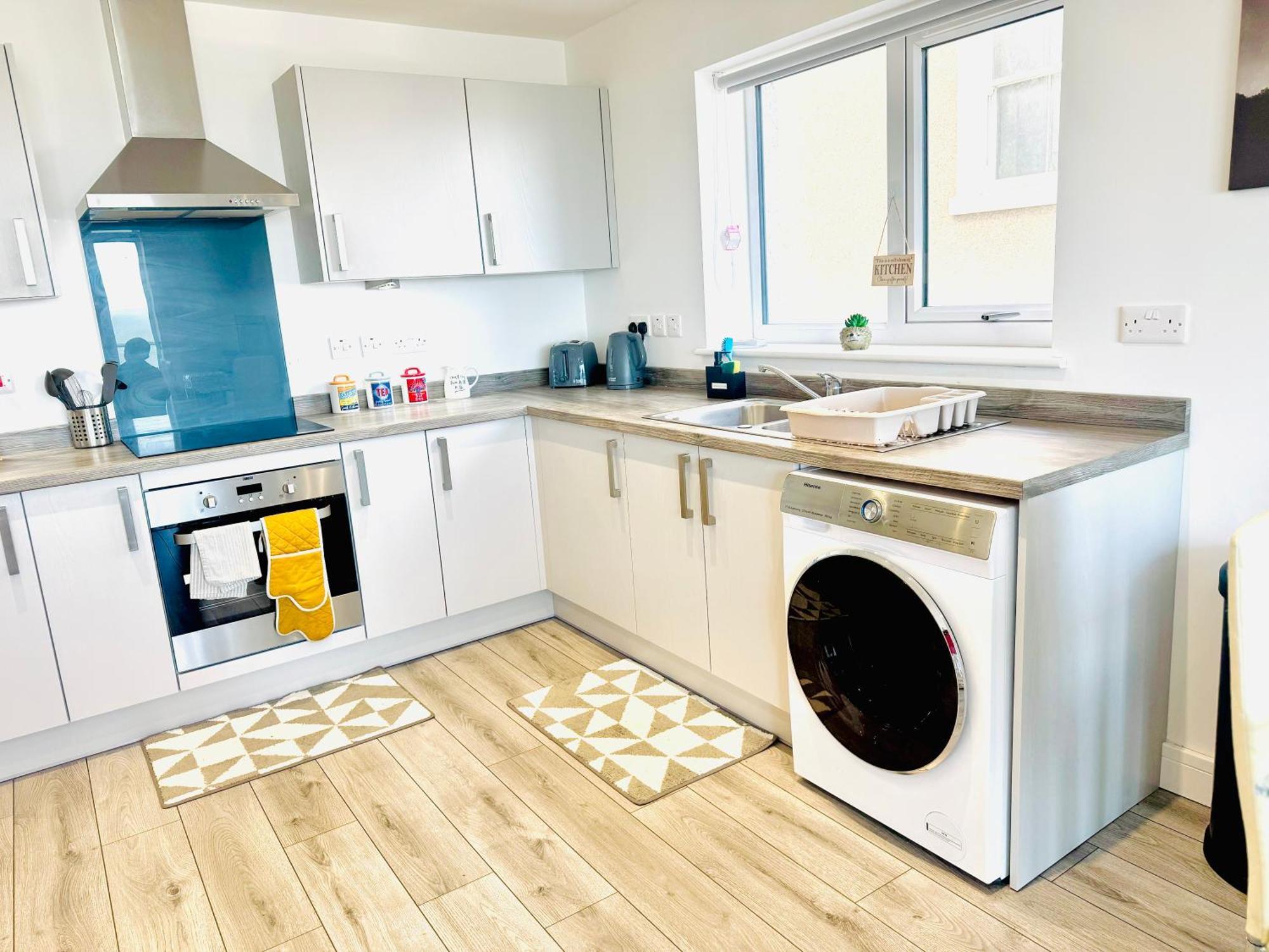 Lovely New 2 Bedroom Condo With Stunning Seaviews Penmaenmawr Экстерьер фото