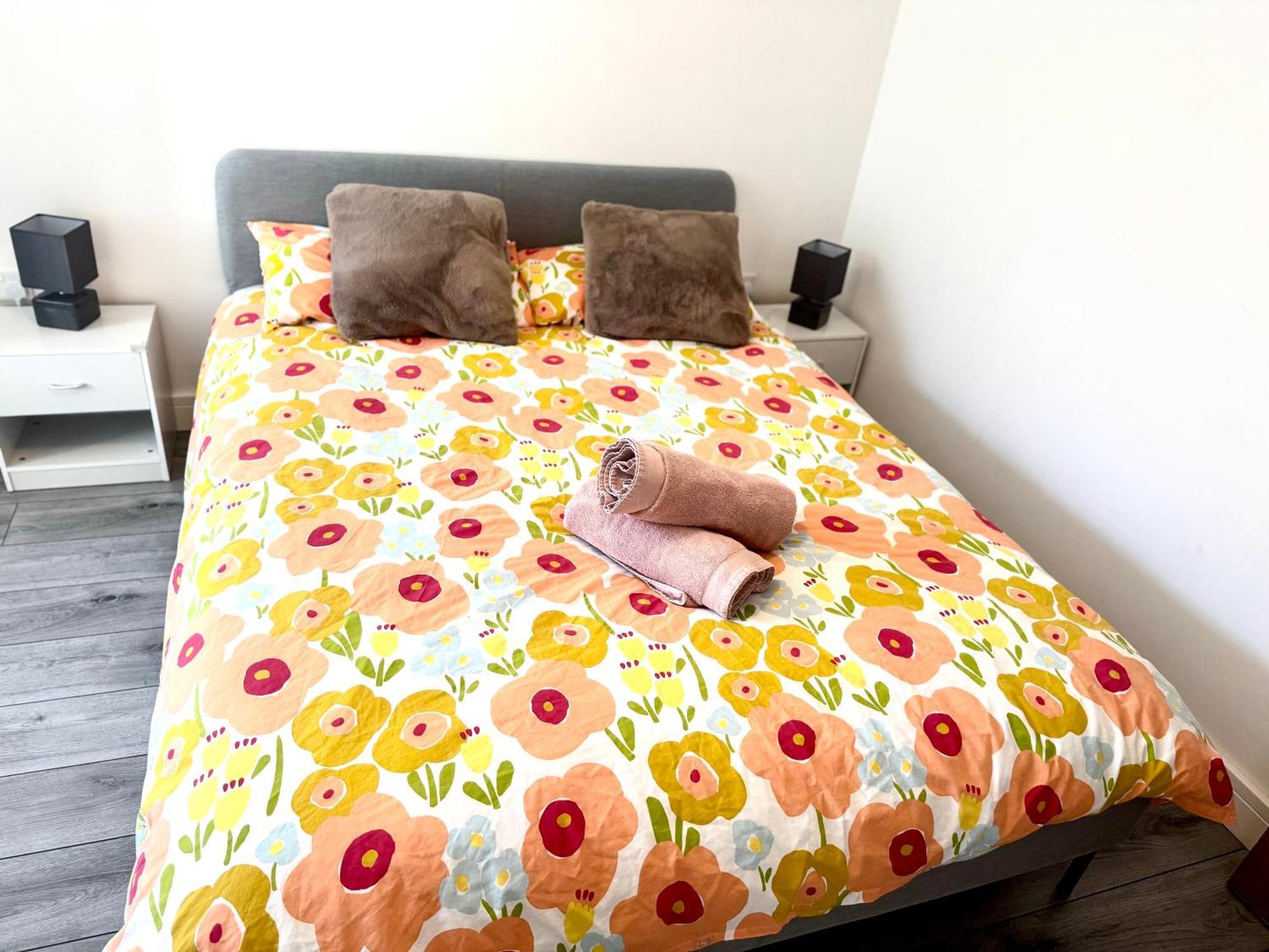 Lovely New 2 Bedroom Condo With Stunning Seaviews Penmaenmawr Экстерьер фото